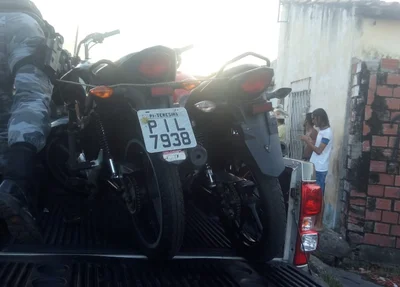 Motocicletas encontradas com o suspeito