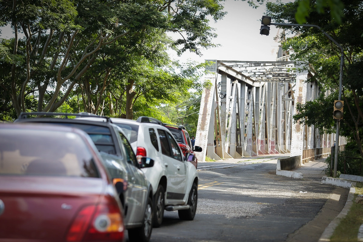 Motoristas reclamam de falta de policiamento na Ponte Metálica