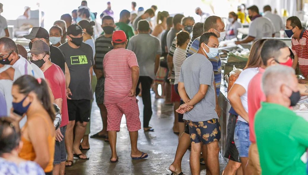 Movimentação de consumidores no Mercado do Peixe