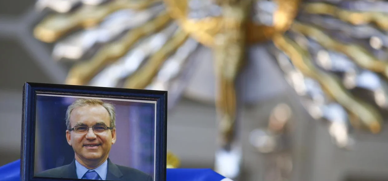 O ex-prefeito morreu na tarde desta terça-feira (6)