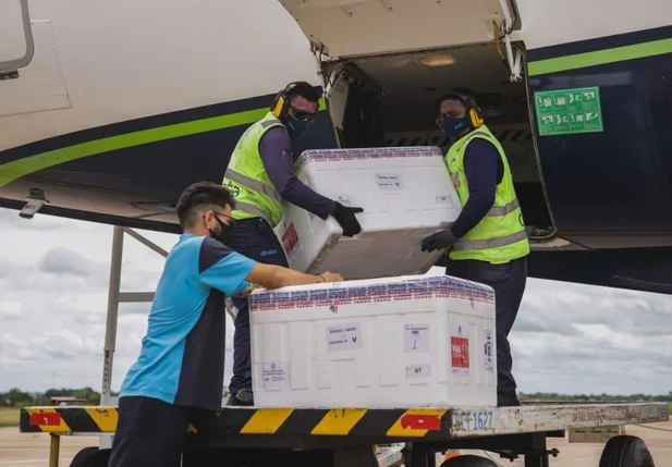 Piauí recebe mais 87 mil doses de vacinas contra covid-19