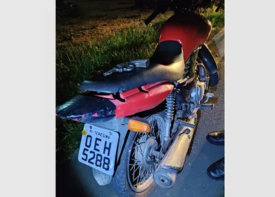 PM apreendeu arma e recuperou moto roubada