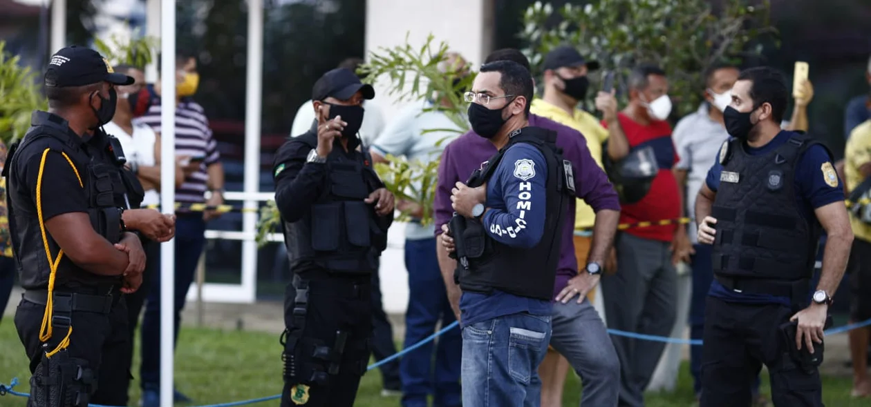 Polícia Civil colhendo informações