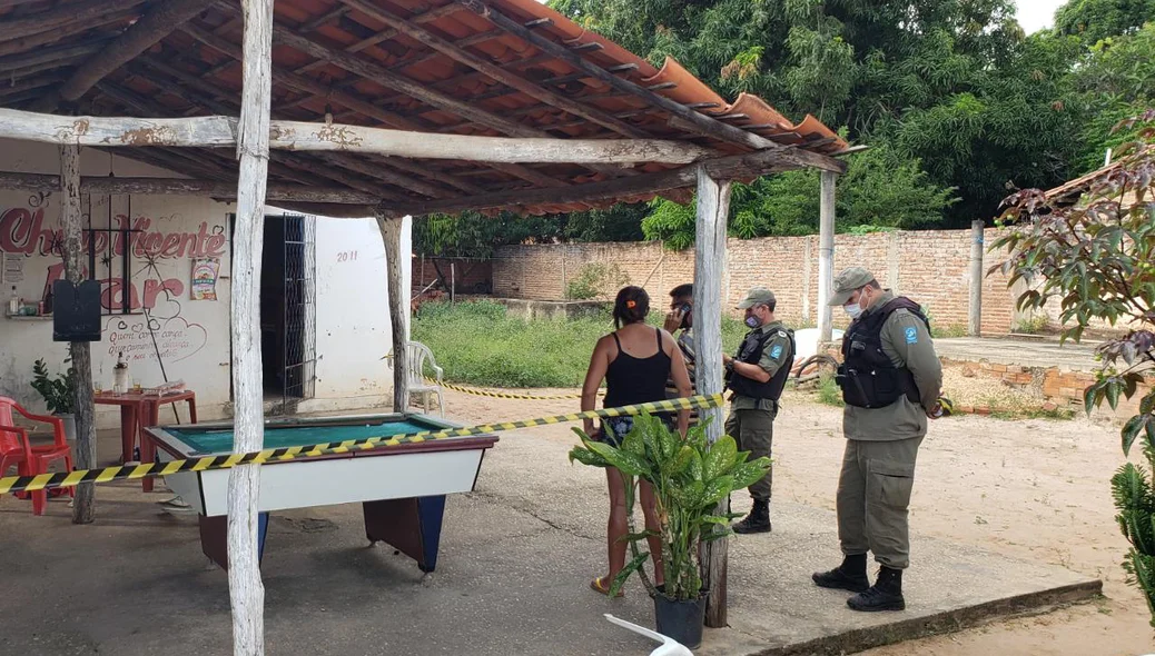 Polícia Militar isolou a área do crime