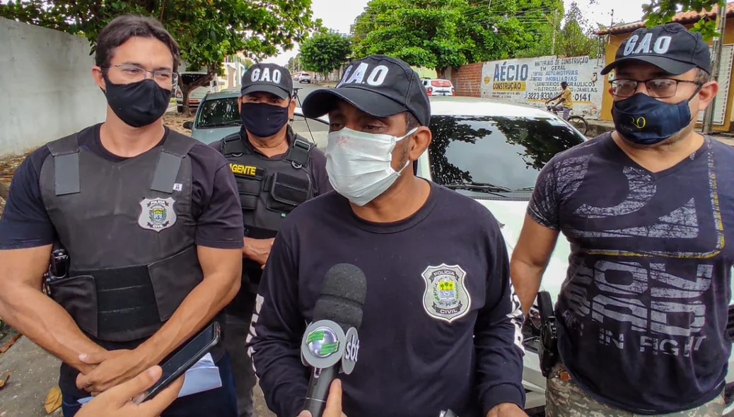 Policiais do GAO que efetuaram a prisão
