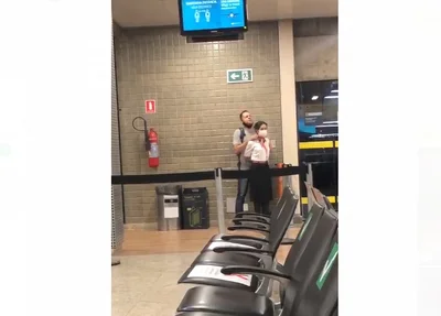Policial faz funcionária refém em aeroporto