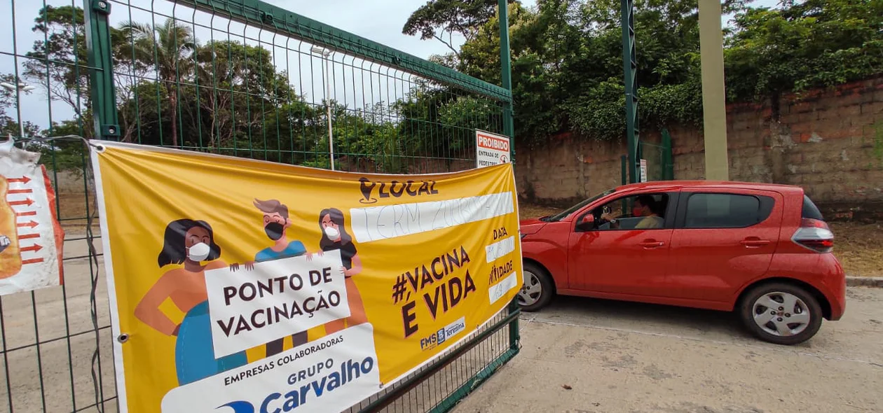 Posto de vacinação no Terminal Zoobotânico