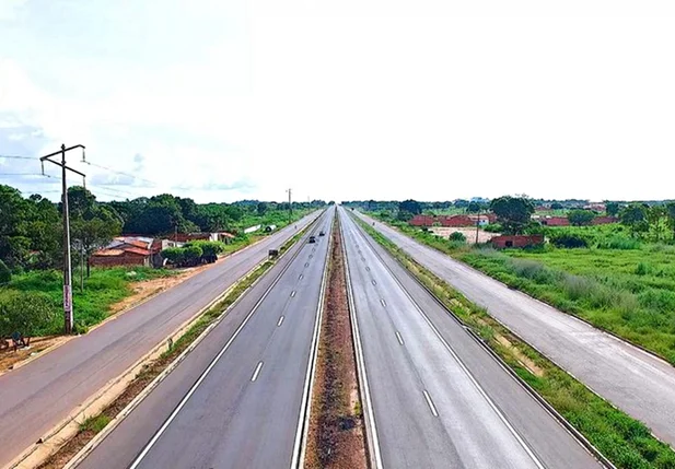 Trecho da BR 226 pavimentado