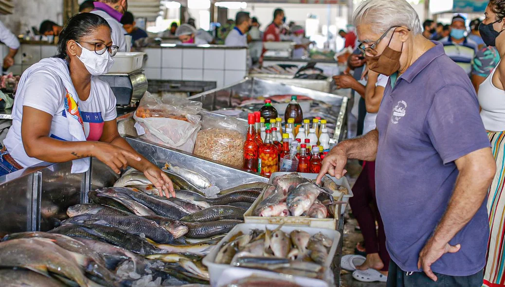 Venda de pescados no Mercado do Peixe