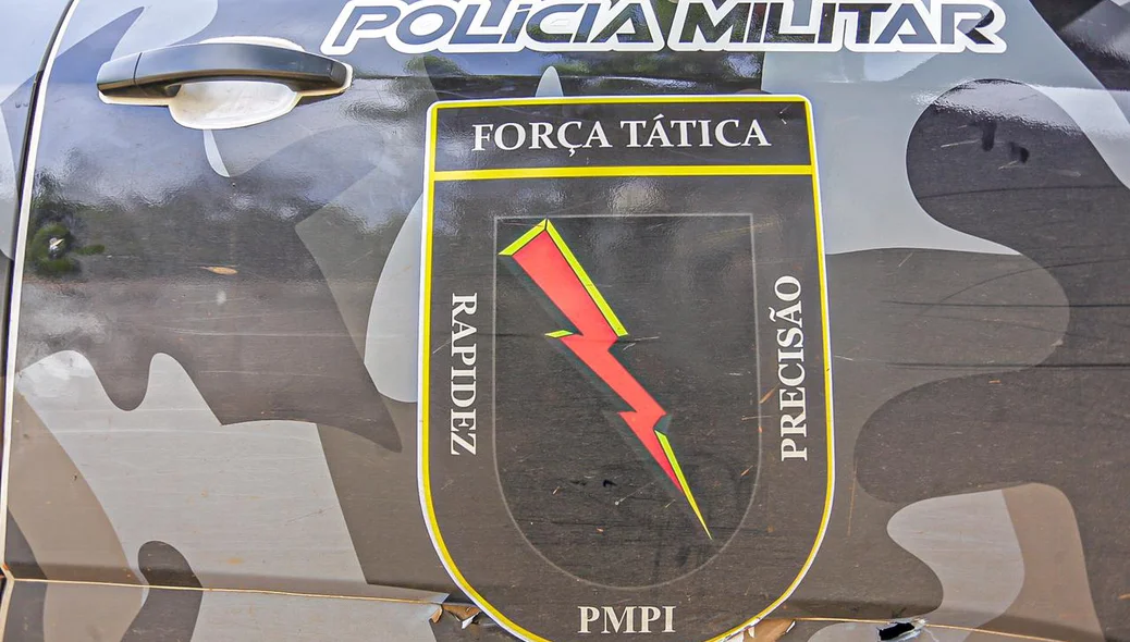 Viatura do 5º BPM foi atingida por vários disparos