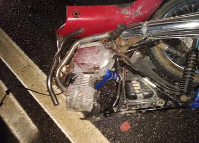 A motocicleta foi partida ao meio