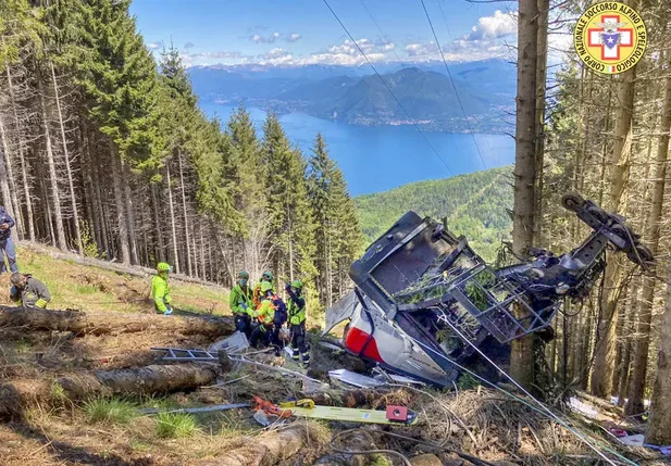 Acidente com teleférico na Itália deixa ao menos 14 mortos