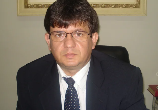 Advogado Roberto Cajubá