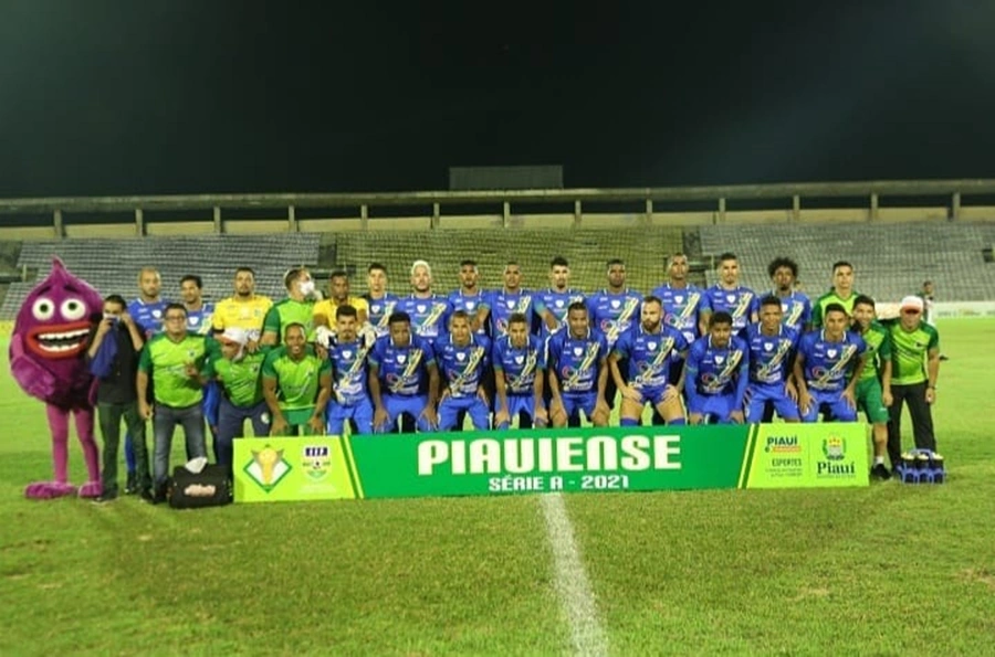 Altos entrou em campo contra o Fluminense do Piauí