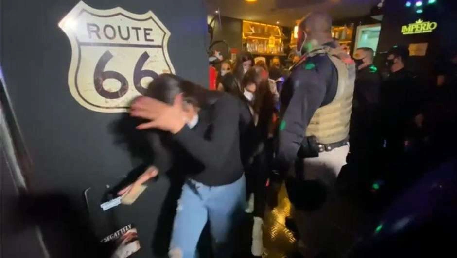 Blitz interrompe festa com 117 pessoas na Zona Norte de SP