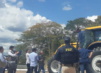 Bolsonaro no trator