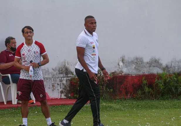 Carlos Alberto, técnico do Fluminense-PI