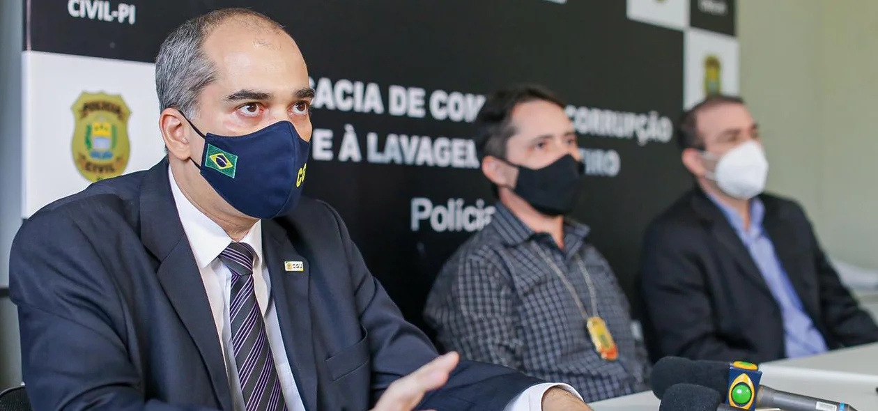 Coletiva sobre a operação Entrelaçados