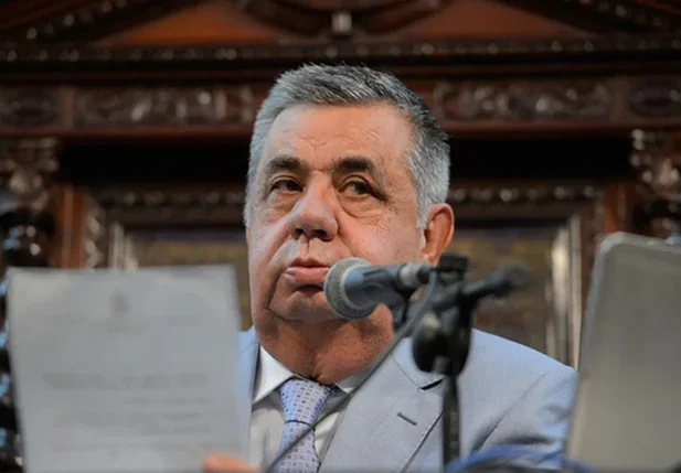 Corpo do ex-deputado Jorge Picciani é velado na Assembleia do Rio