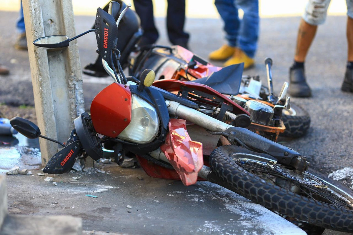 Mecânico morre em colisão entre carro e moto no Centro de Teresina