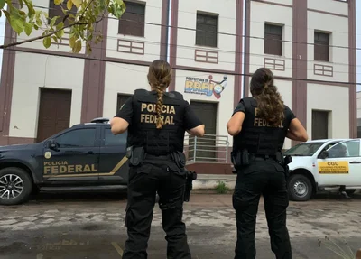 Equipes da PF na Prefeitura de Brejo-MA
