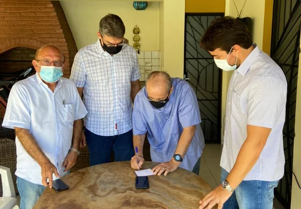 Filiação de Sílvio Mendes