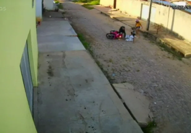 Flagrante do assalto no Torquato Neto