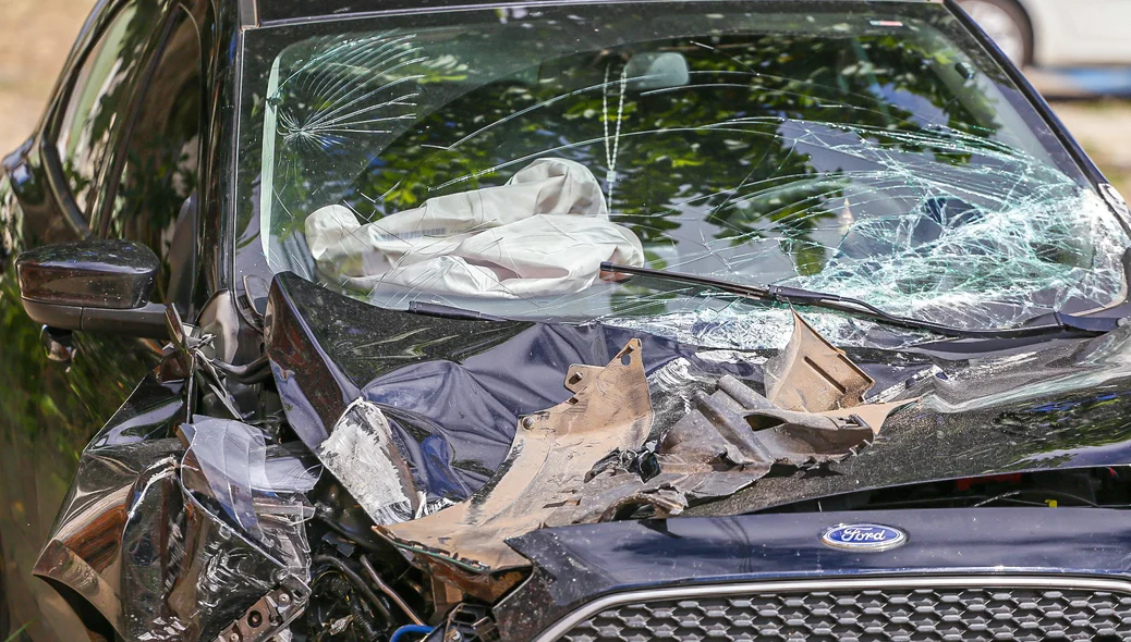 Ford Ka totalmente destruído