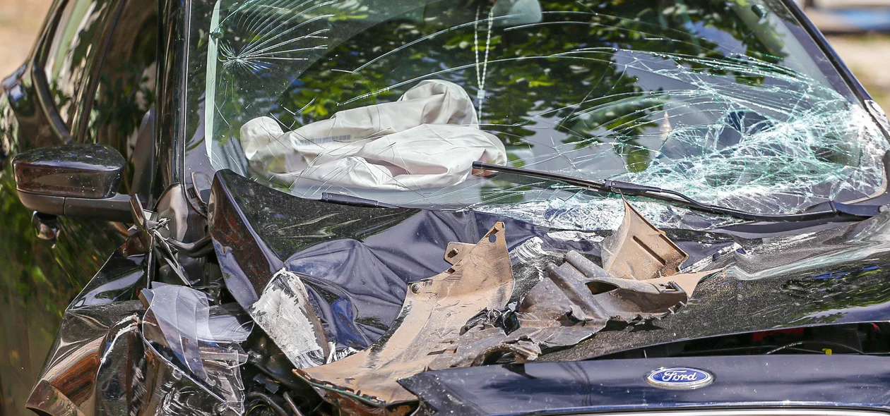 Ford Ka totalmente destruído