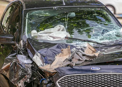 Ford Ka totalmente destruído