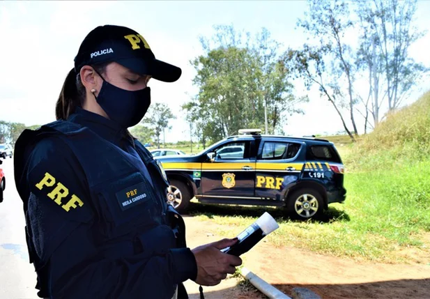 Homem é preso acusado de pilotar moto embriagado