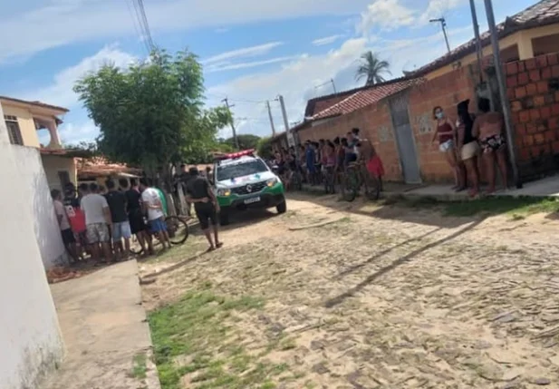 Jovem é morto a facadas em Ilha Grande