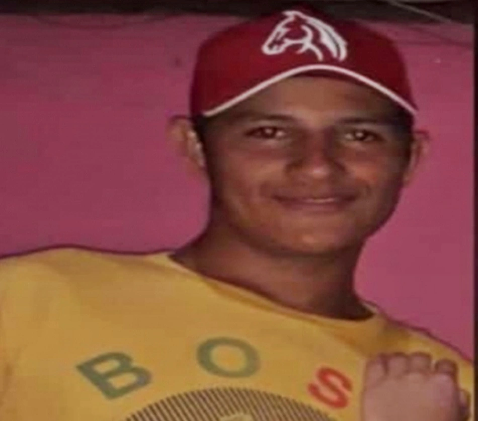 Jovem que morreu soterrado em Milton Brandão