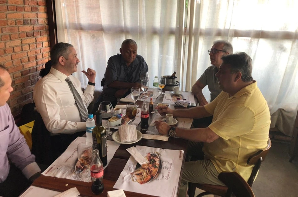 Júlio Arcoverde almoçando o presidente da CBF e o ex-senador JVC