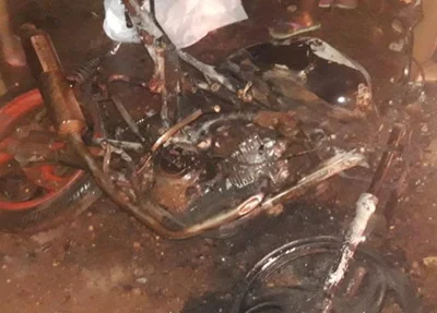 Moto pega fogo em União