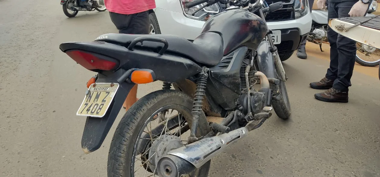 Motocicleta encontrada ao lado do corpo