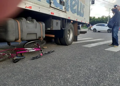 Mulher morre após ser atropelada por caminhão na cidade de Parnaíba