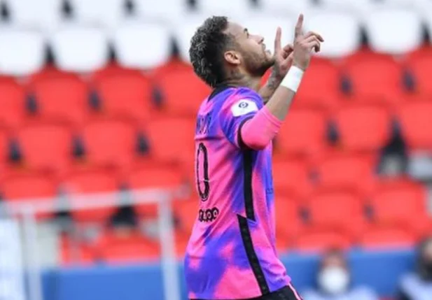 Neymar em partida pelo Campeonato Francês