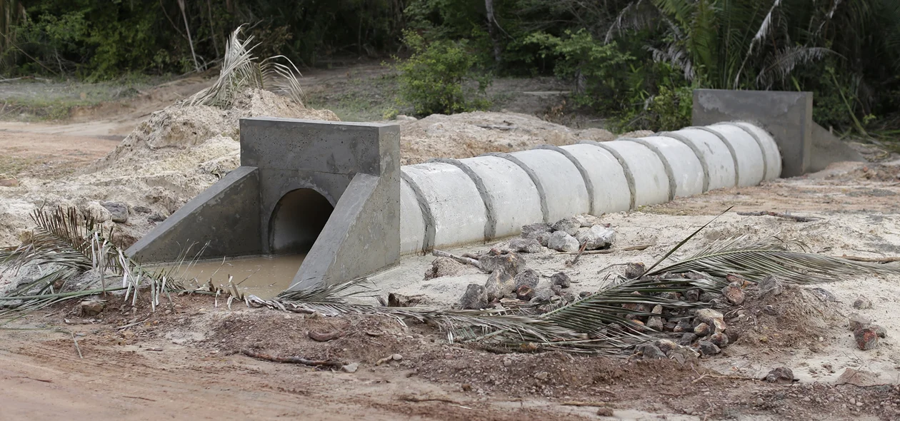 Novos bueiros em construção