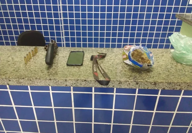 Objetos apreendidos pela Polícia Militar