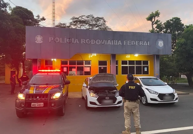 Policia Rodoviária Federal com veículo clonado