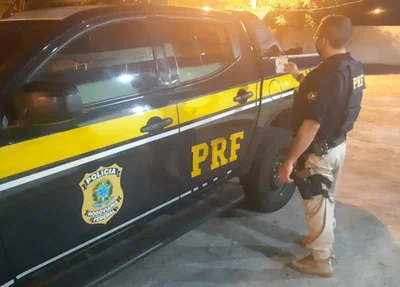 PRF prende condutor com documento falso