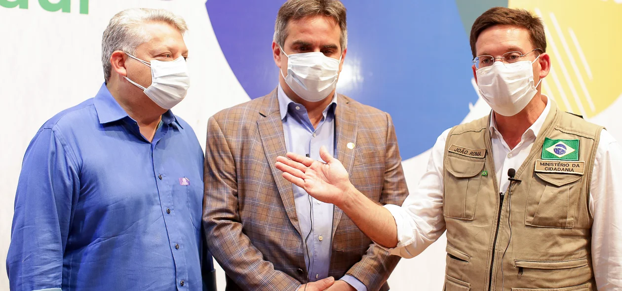 Senador Ciro Nogueira ao lado do Ministro João Roma