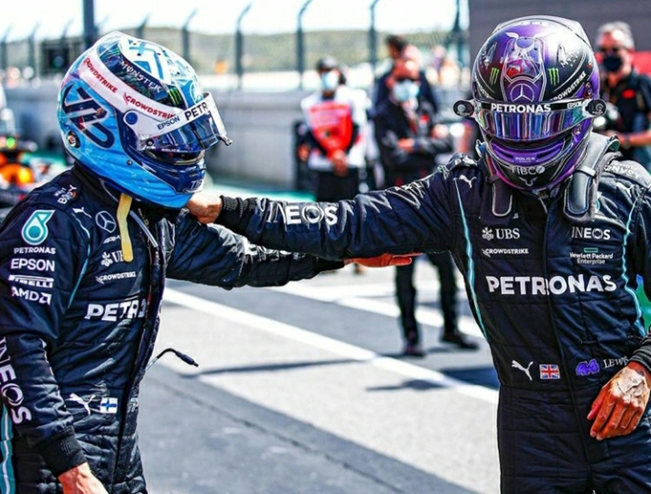 Valtteri Bottas e Lewis Hamilton