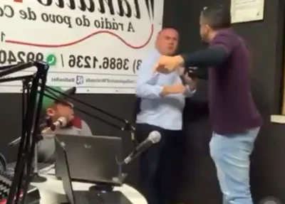 Vereador agredindo advogado
