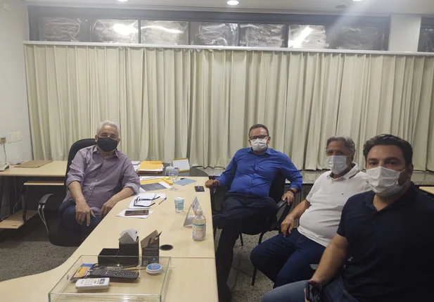 Vereadores do DEM reunidos com Robert Rios