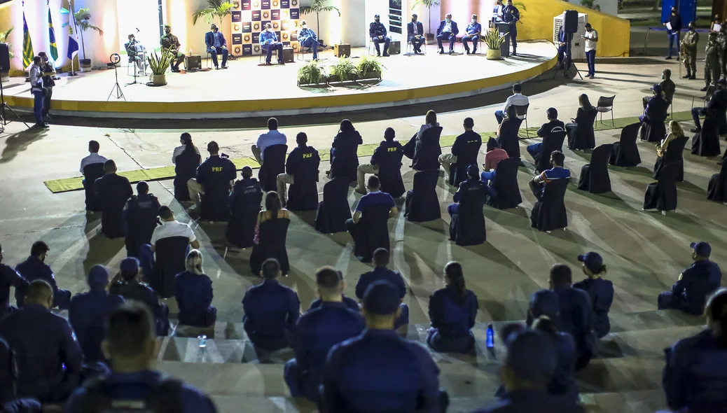 A solenidade acontece na noite desta quarta-feira