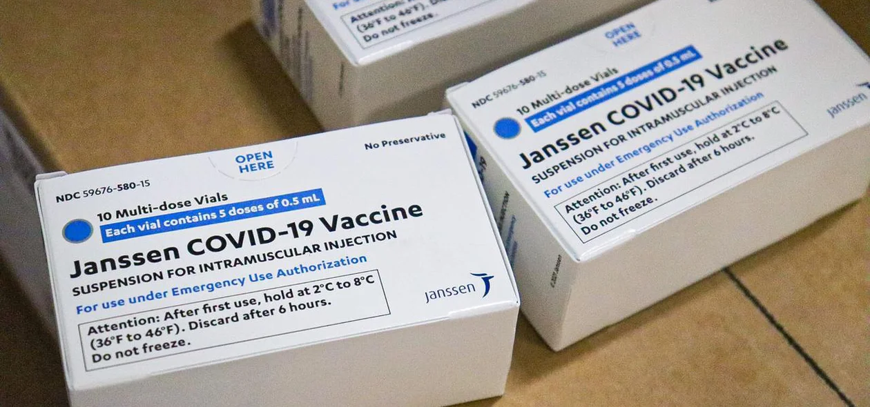 A vacina é fabricada pela empresa Johnson & Johnson
