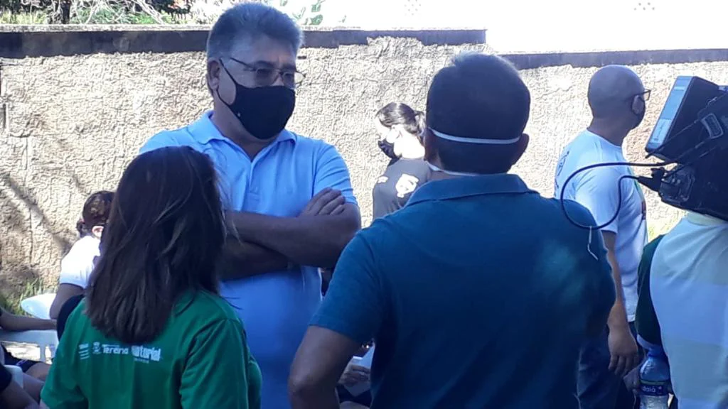 Ação social no bairro Parque Piauí