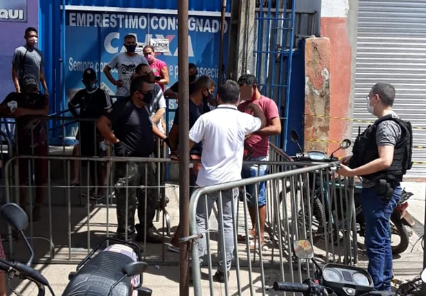 Acusado de tráfico sendo preso